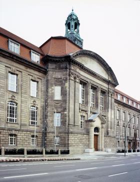 Gebäude A, B, C und D (ehem. Kaiser-Wilhelm-Akademie); Fotonachweis: BBR / André Kirchner (2001)