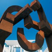 Eduardo Chillida: Berlin, 1999 / © VG Bild-Kunst, Bonn; Fotonachweis: BBR / Monika Fielitz (2001)