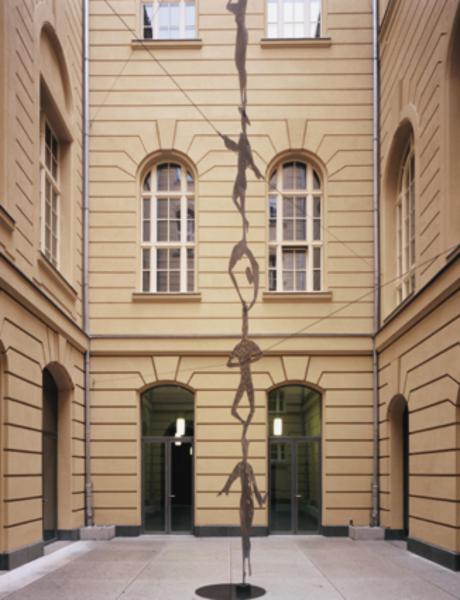 Angela Hampel: Artisten, 2001 / © VG Bild-Kunst, Bonn; Fotonachweis: BBR / André Kirchner (2001)