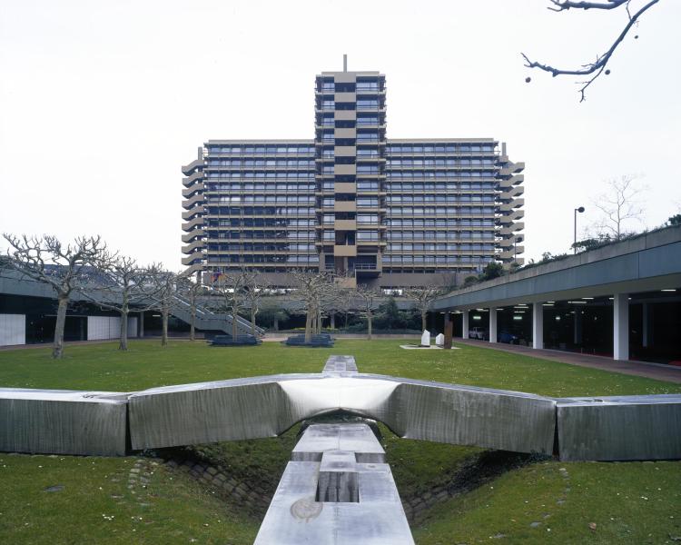 Ansgar Nierhoff: Plastische Kreuzung, 1977 / © VG Bild-Kunst, Bonn; Fotonachweis: Michael Goergen (2005)