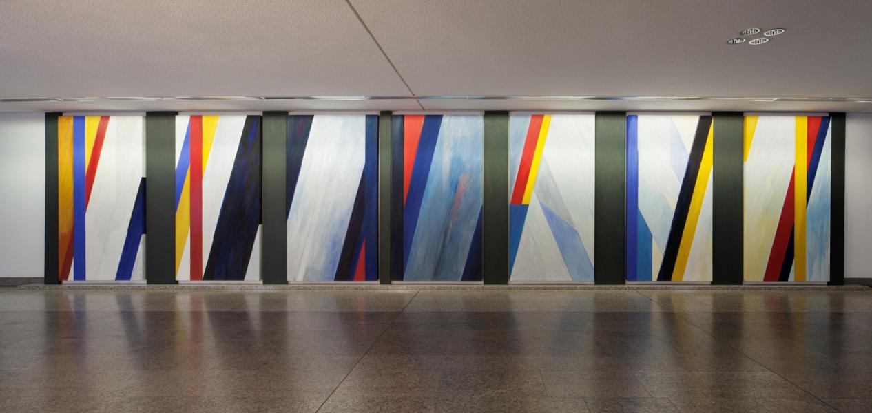 Otto Herbert Hajek: Farbwege durchdringen den Raum (Wandbild und Granitwand), 1989 / © VG Bild-Kunst, Bonn; Fotonachweis: BBR / Werner Huthmacher (2011)